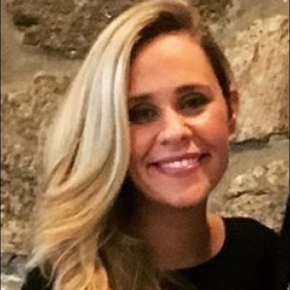 Meet your Posher, Courtney - Picture 1 of 1